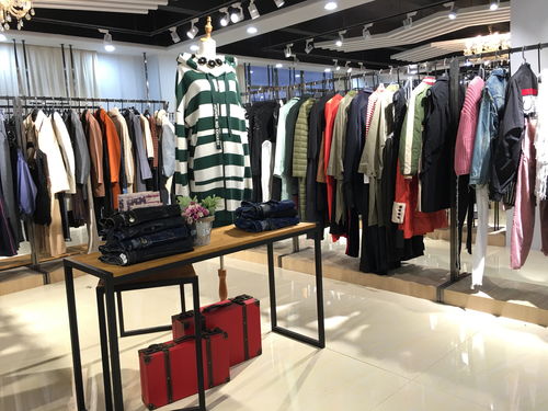 折扣女裝批發(fā)貨源全攻略 渠道盤(pán)點(diǎn)與采購(gòu)技巧